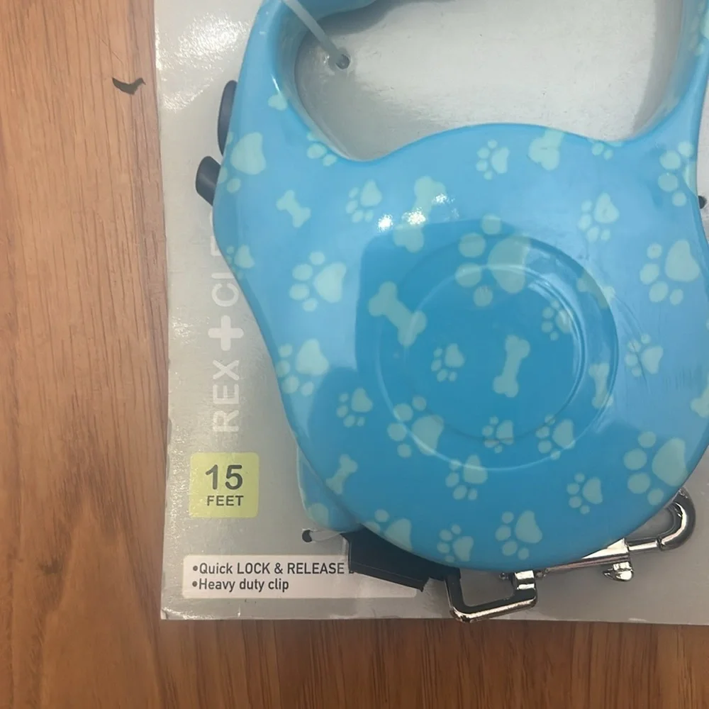 Rex + Cleo Blue Paw Print Retractable Cat Leash